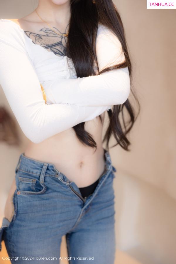 周妍希 奶瓶土肥圆 [XiuRen]高清写真图 2024.06.21 No.8740 奶瓶. 美腿性感第32张图片